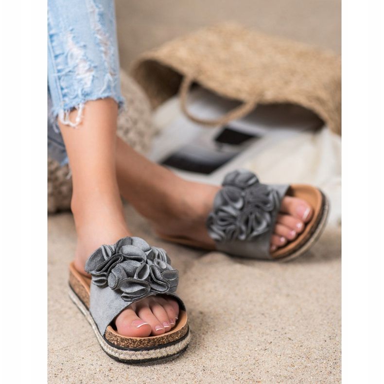 Udobne papuče s cvijećem VINCEZA siva 1