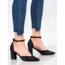 W. Potocki Crpke od antilopa u Spitzu crno raznobojna 1