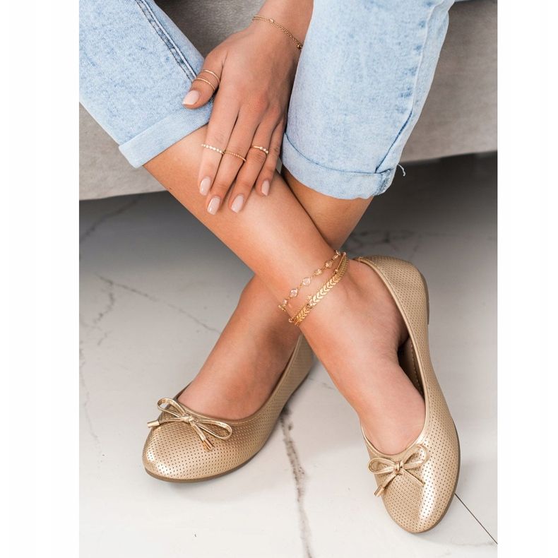 Clowse Zlatna balerina 1