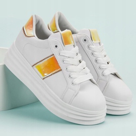 SHELOVET Bijele cipele na platformi bijela 1