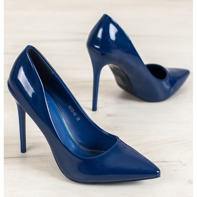 Small Swan Lakirane igle plava 1