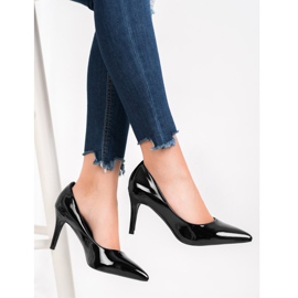 Small Swan Lakirane igle crna 1