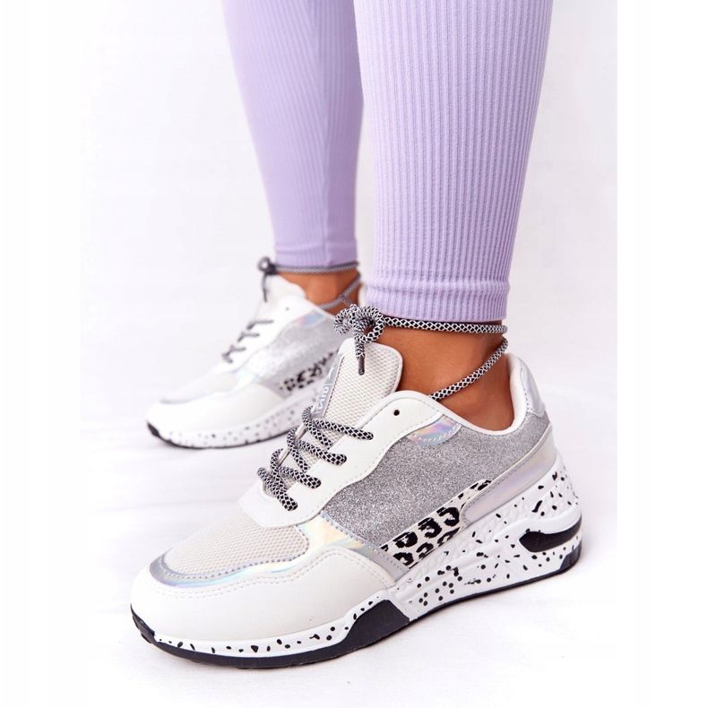 NEWS Ženske tenisice na klin bijele s brokatom Avery 21SP26-3974 bijela crno srebro 1