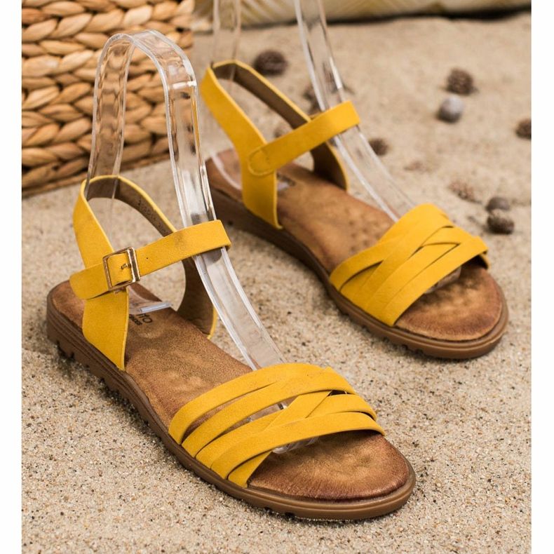 Evento Klasične sandale s kopčom žuta boja 1