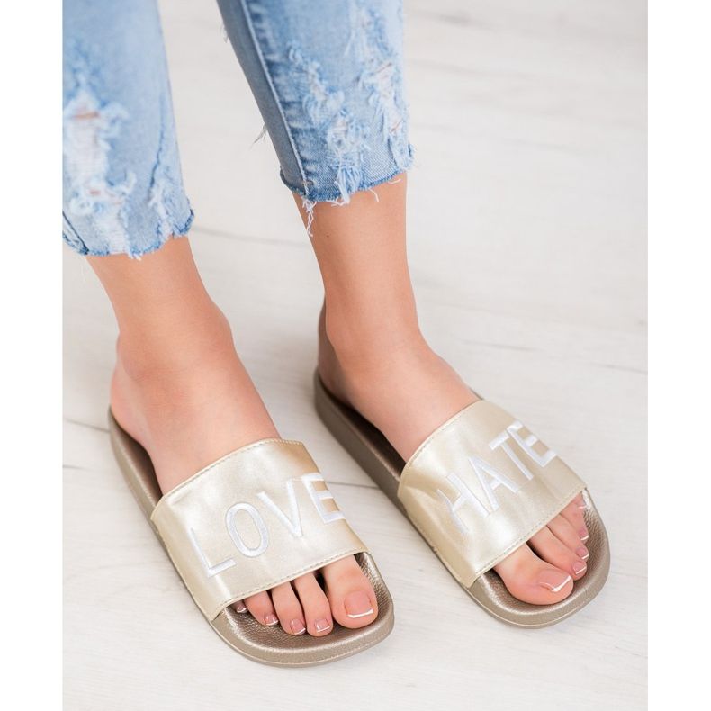Small Swan LOVE &amp; HATE Eko kožne papuče zlatni 1