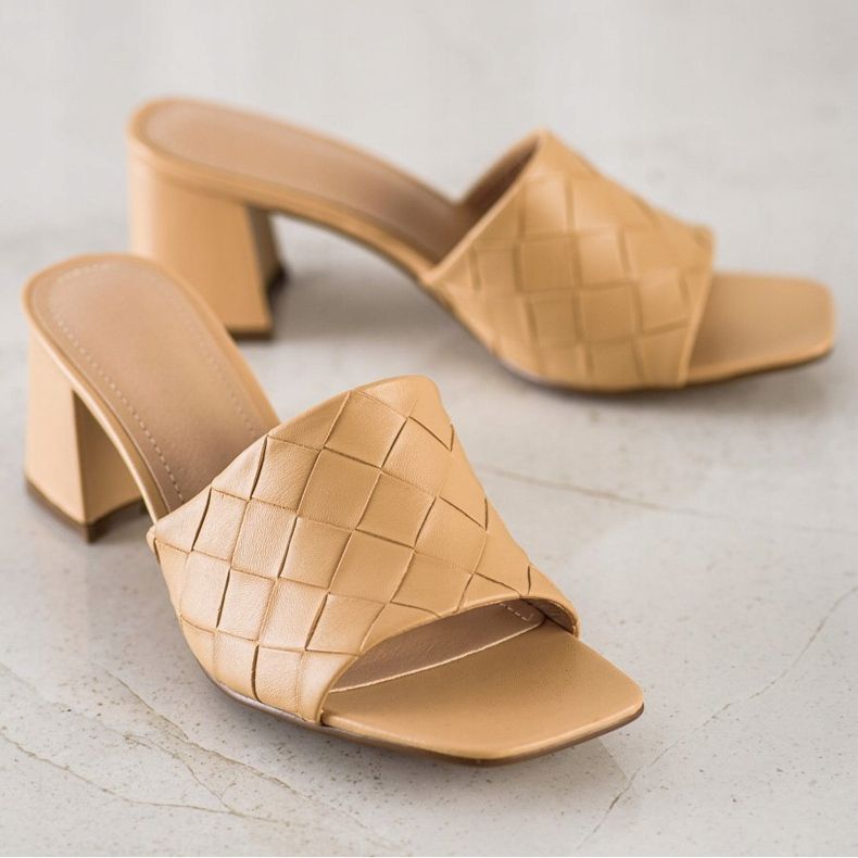 SHELOVET Prošivene bež japanke 1