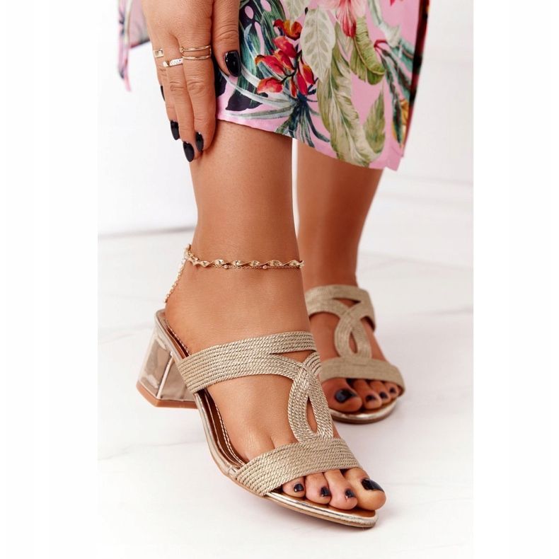 PG1 Lakirane zlatne sandale na peti Carmen zlatni 2