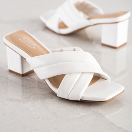 Small Swan Elegantne eko kožne papuče bijela 1