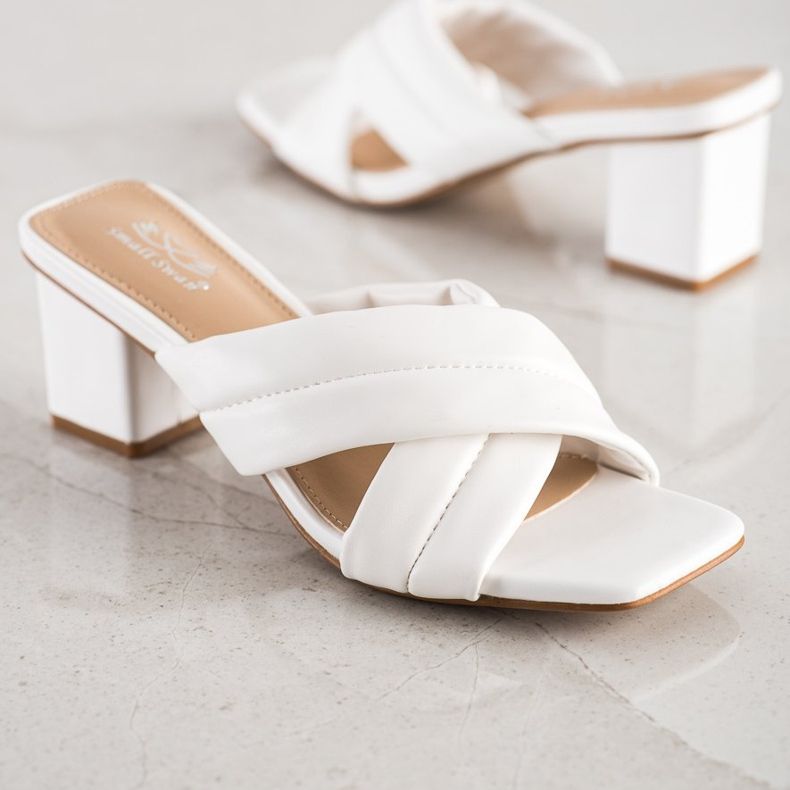 Small Swan Elegantne eko kožne papuče bijela 1