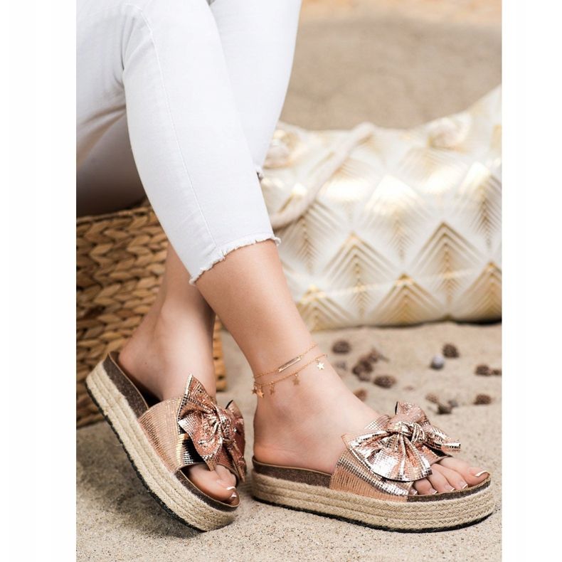 SHELOVET Sjajne papuče s mašnom zlatni 1