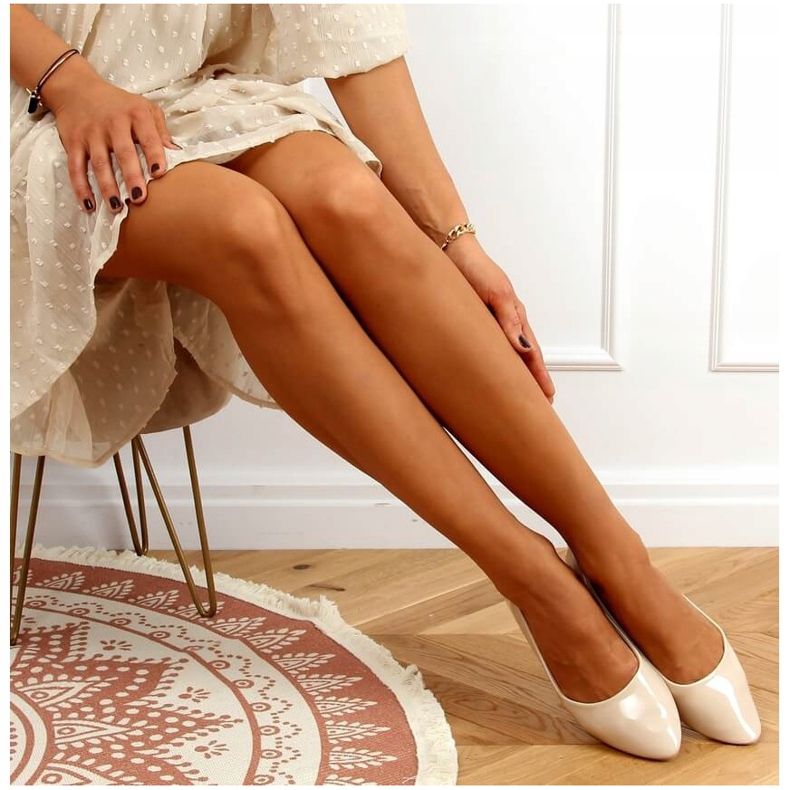 Glatke bež lakirane balerinke CC201 Bež 1