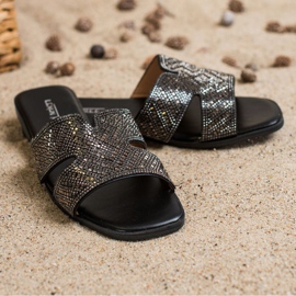 SHELOVET Elegantne papuče s ukrasima crna 1