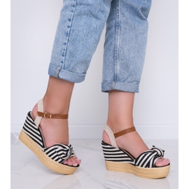 Crno -bijele sandale na klin s mašnom Holiday Vibes bijela 2