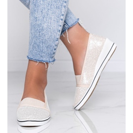 Bež sjajne balerinke na klinu Glam Star 1