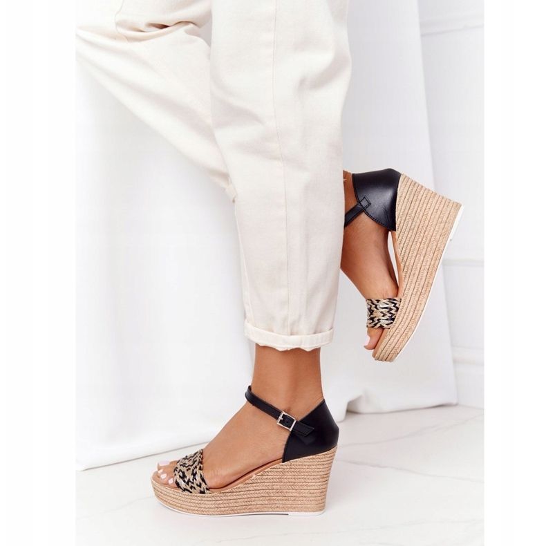 Kožne sandale na klin Maciejka L4869-01 Crna 2