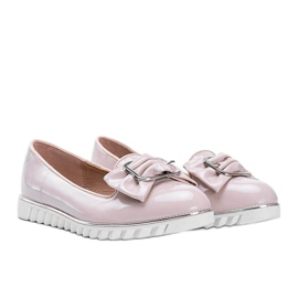 Lakirane mokasine bež boje s Nemesise mašnom 1