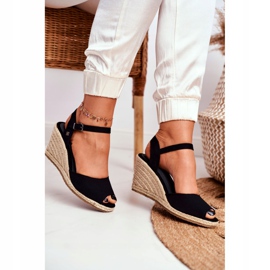 Ženske sandale na pletenom klinu Big Star crna DD274A209 crno 3