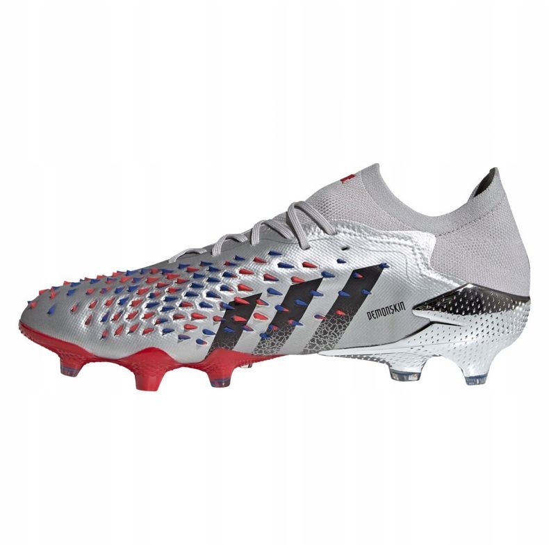 Adidas Predator Freak.1 kopačke Low Fg M FY1051 siva srebro 1