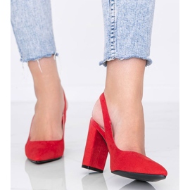 Crvene pumpe na Pho stupu crvena 1