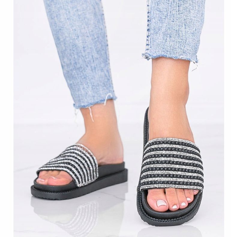 Crne papuče bogato ukrašene Trishom crna 1