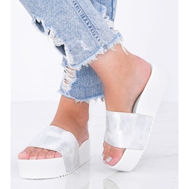 Bijele sandale na debelom Crysta potplatu bijela 1