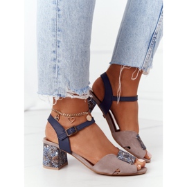 Kožne sandale na visoku petu Maciejka 04120-43 Bež-tamnoplava mornarsko plava 2