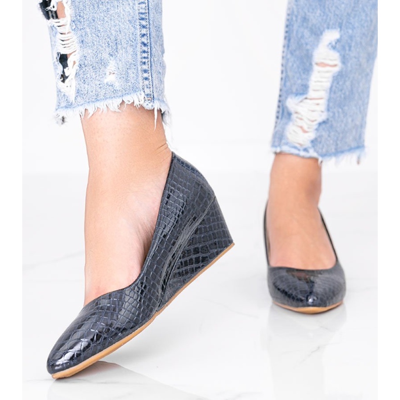 Bež pumpe u uzorku od krokodilske kože na klinnoj peti Wildlife plava 1