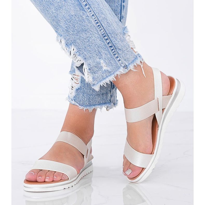 Bež sandale na debelom Cro potplatu 1