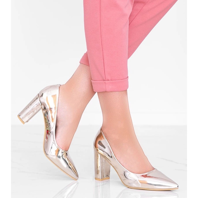 Zlatne pumpe na stupu CowGirl zlatna 1