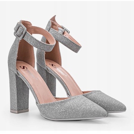 Sjajne srebrne pumpe na Milinom postu srebro 1