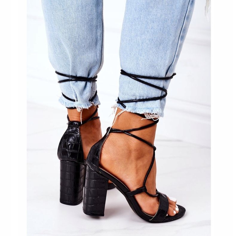 PS1 Vezane sandale na crnoj pisti crna 1