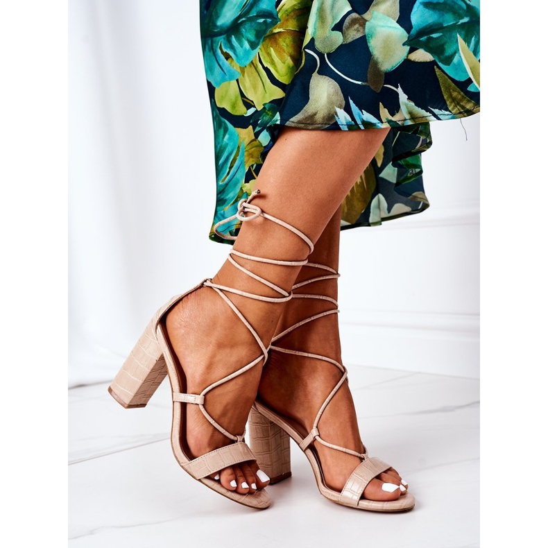 PS1 Vezane sandale na bež baru 1