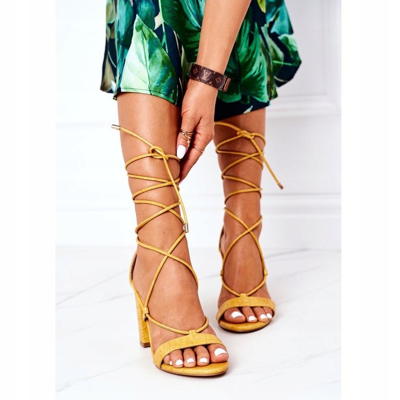 PS1 Vezane sandale na žutoj pisti žuta boja 1