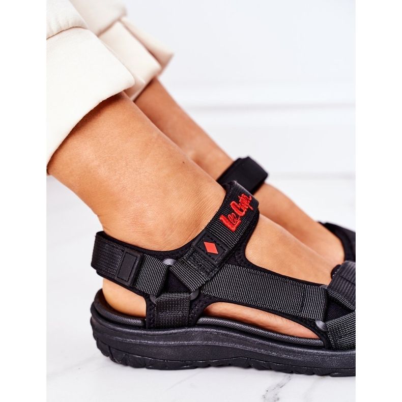 Ženske sportske sandale Lee Cooper LCW-21-34-0211L Crne crna 1
