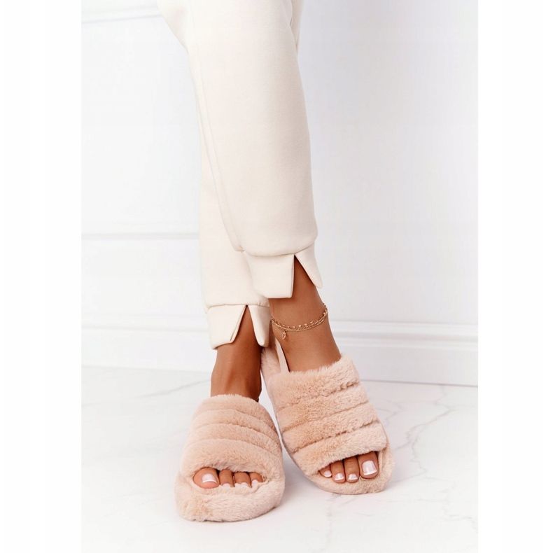 PS1 Krznene papuče na bež platformi pahuljica 2