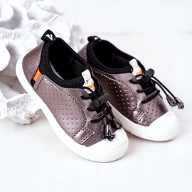 Dječje srebrne tenisice na kliznom igralištu crno siva 2