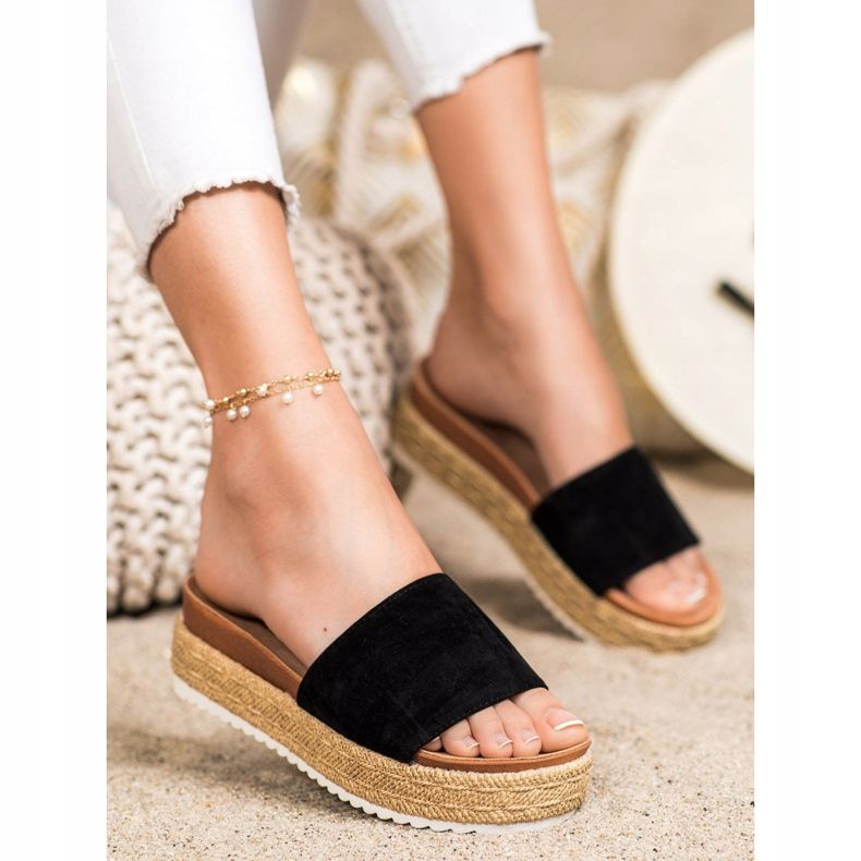 SHELOVET Klasične papuče na platformi crna 1