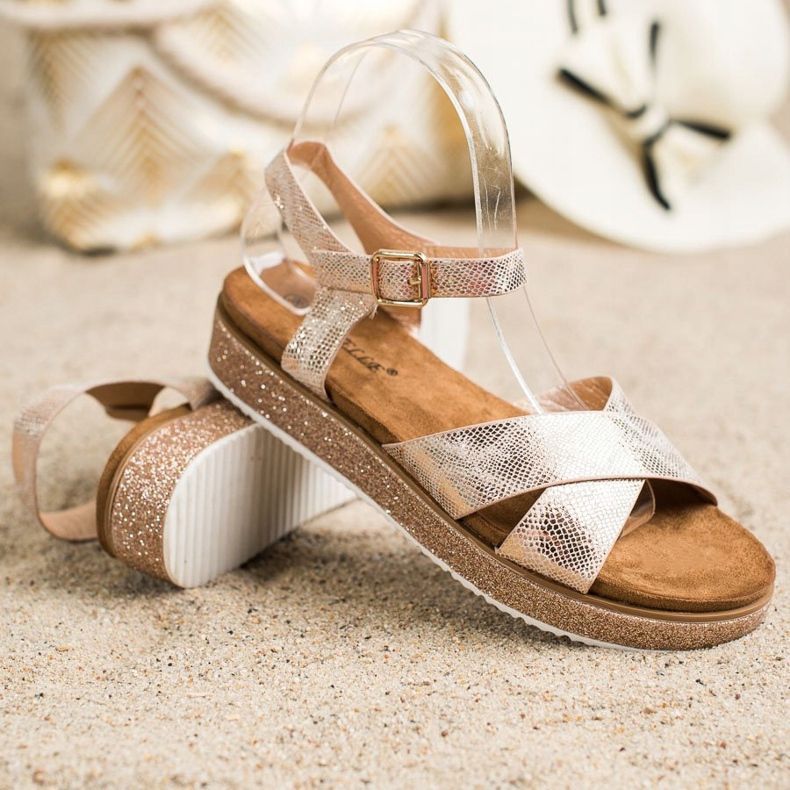 Bestelle Sandale na sjajnoj platformi zlatni 1
