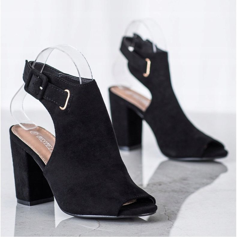 Bestelle Zatvorene sandale s kopčom crna 1