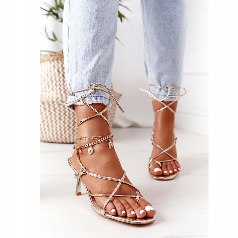 PS1 Vezane sandale na visoku petu sa zlatnom pistom četvrtastog prsta zlatni 1