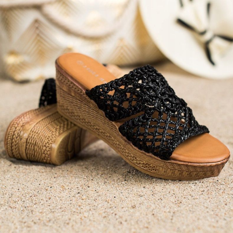 Laura Mode Ažurne papuče na klin crna 1