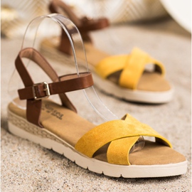 SHELOVET Ležerne sandale s kopčom smeđa žuta boja 1
