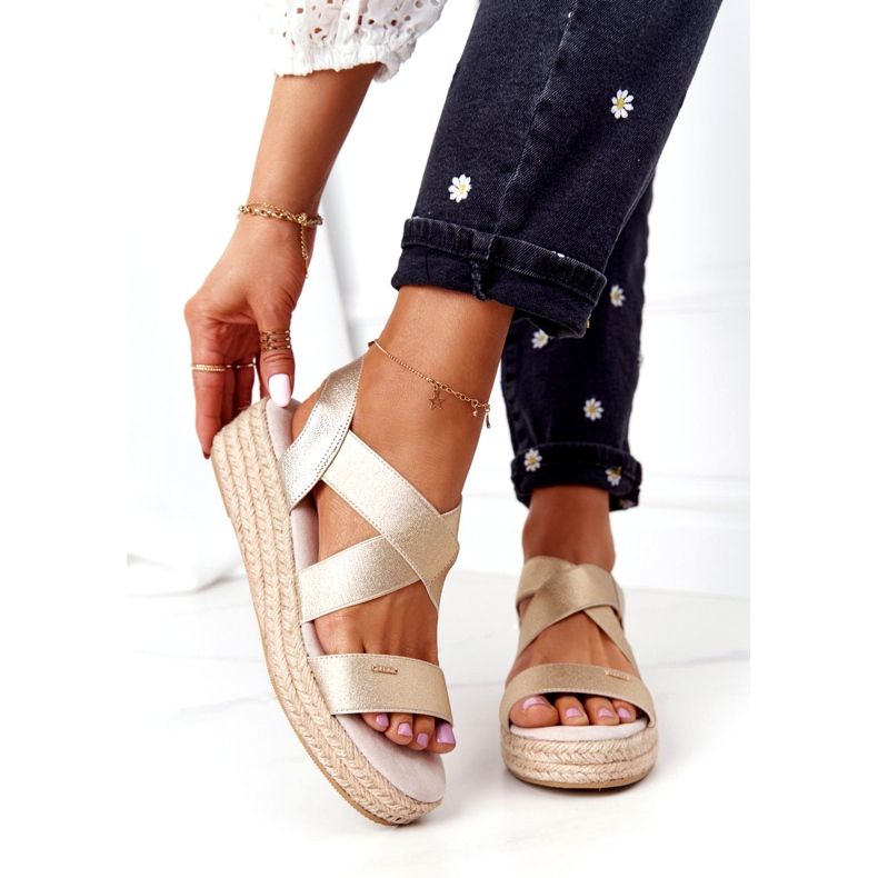 Sandale na klin s rebrastim reljefom Big Star HH274414 zlatne zlatni 1