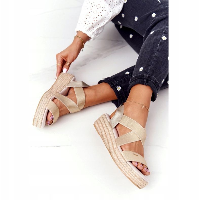 Sandale na klin s rebrastim reljefom Big Star HH274414 zlatne zlatna 5