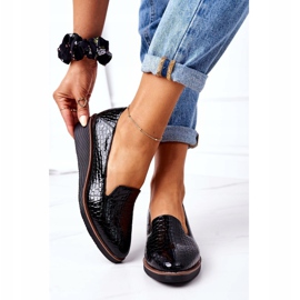 Lakirane cipele na klin Vinceza 10675 Crna 2