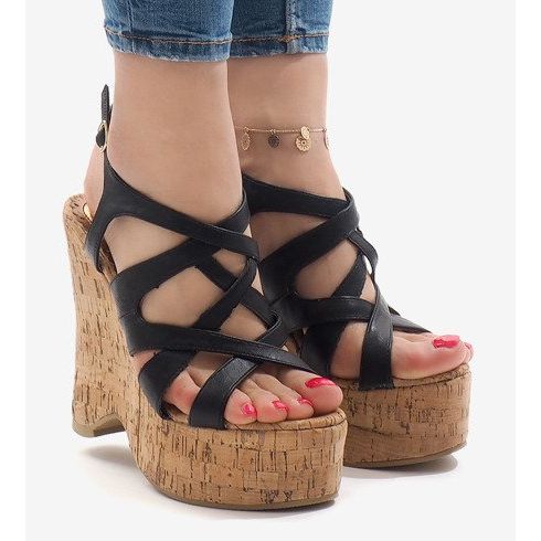 Crne sandale na klin 10193 crno 1