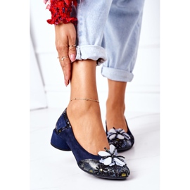 Pumpe od antilopa Maciejka 04835-17 Mornarsko plava s cvijećem tamnoplava 2