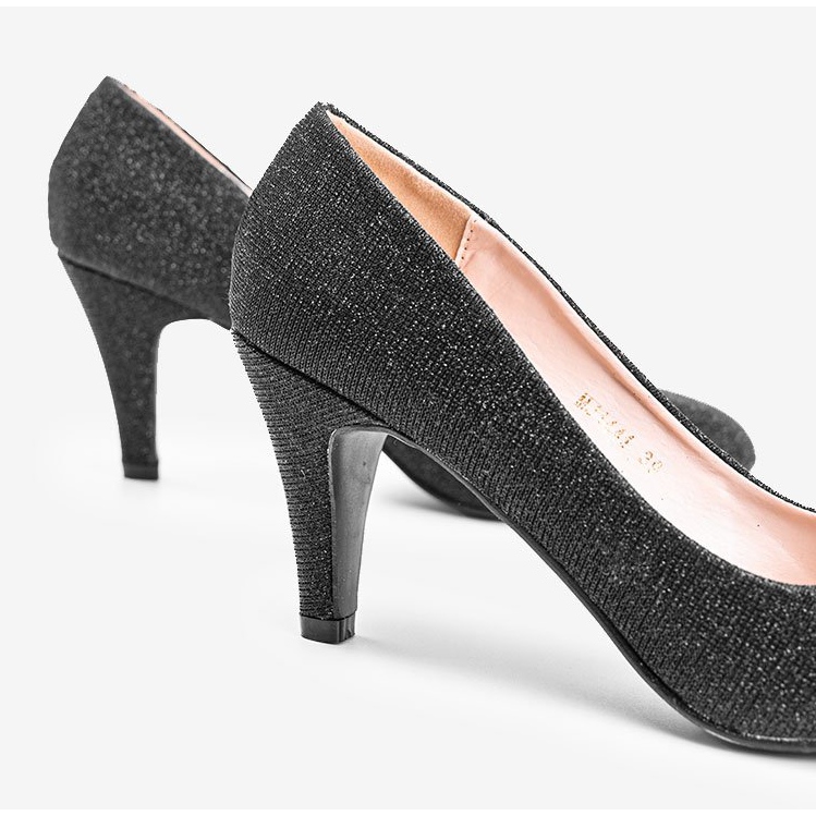 Sjajne crne pumpe na štikli Zarila crno 1