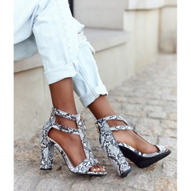 PS1 Crne sandale na šanku sa zmijskim uzorkom Ludost crna siva 2