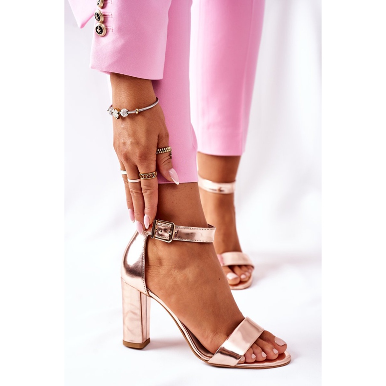 Klasične kožne sandale na šanku Laura Messi 1760 šampanjac ružičasta 1